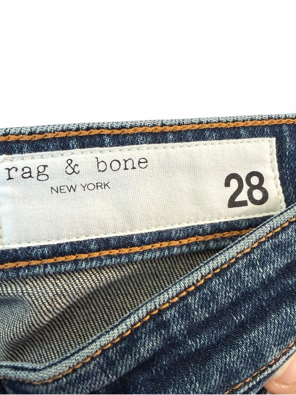 NWT Rag & Bone Low Rise Flare Kinsley Size 28
Color Chelsea - Picture 3 of 7